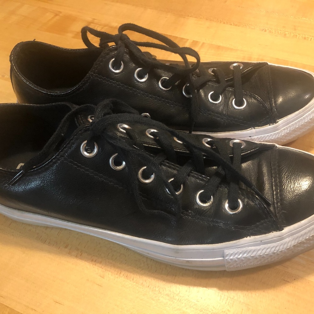 Converse Black leatheŕ women ***size 8***